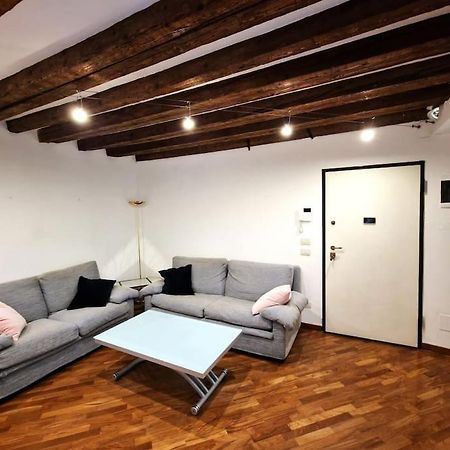 Magnifico Appartamento Ristrutturato Milan Luaran gambar