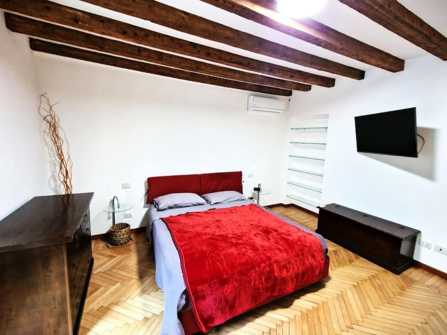Magnifico Appartamento Ristrutturato Milan Luaran gambar