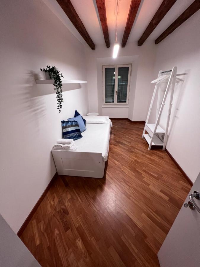 Magnifico Appartamento Ristrutturato Milan Luaran gambar
