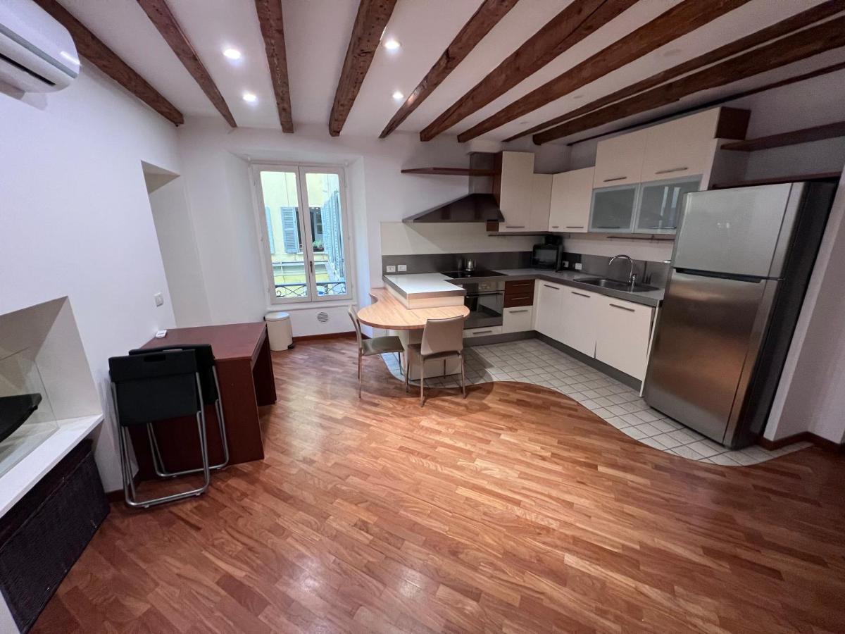 Magnifico Appartamento Ristrutturato Milan Luaran gambar
